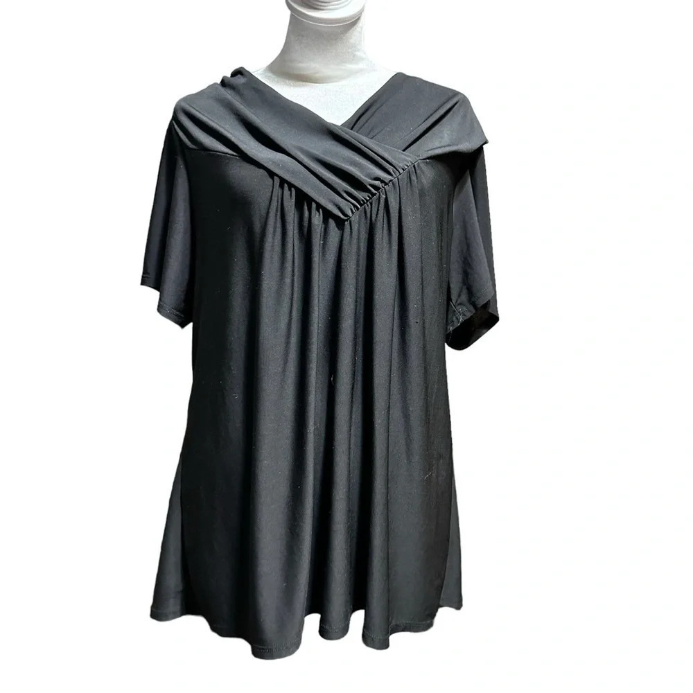 Cato Women 18/20W black v-neck blouse
